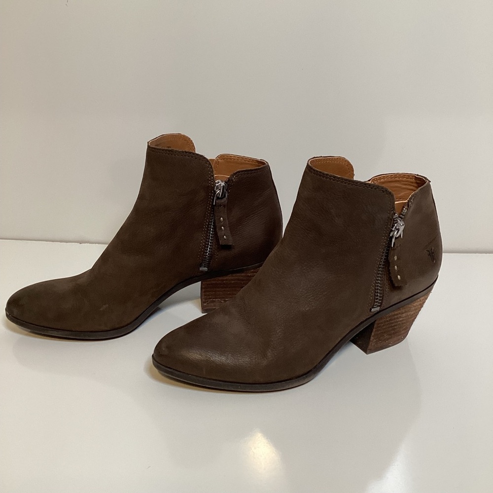 Frye Judith Leather Dark Brown Double Zip Ankle Booties